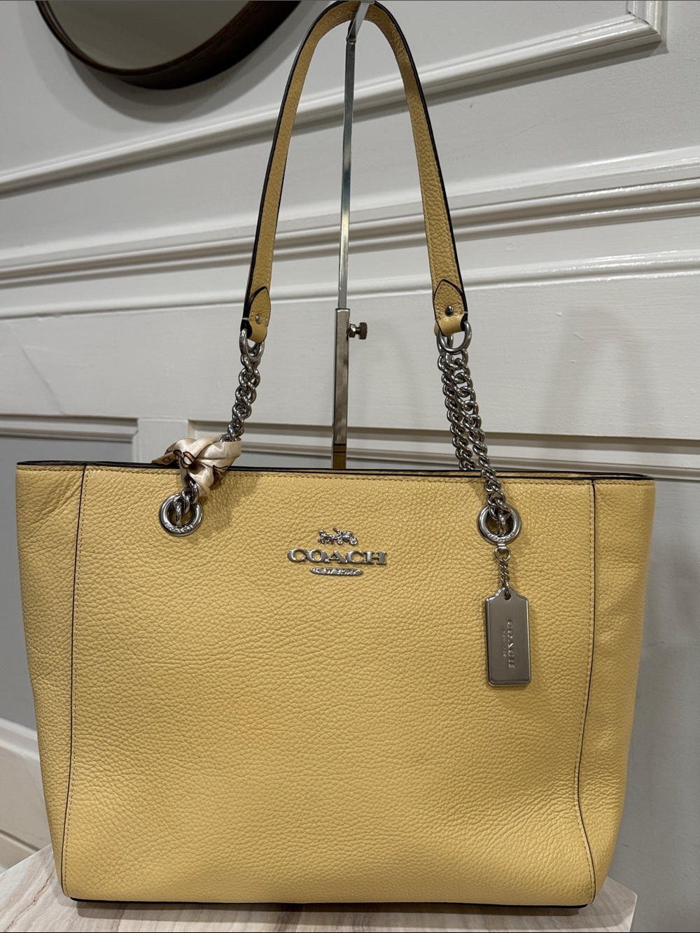 Coach Bag Cammie Pale Yellow Pebbled Leather Tote with Chain-Strap Handles - Picture 5 of 17